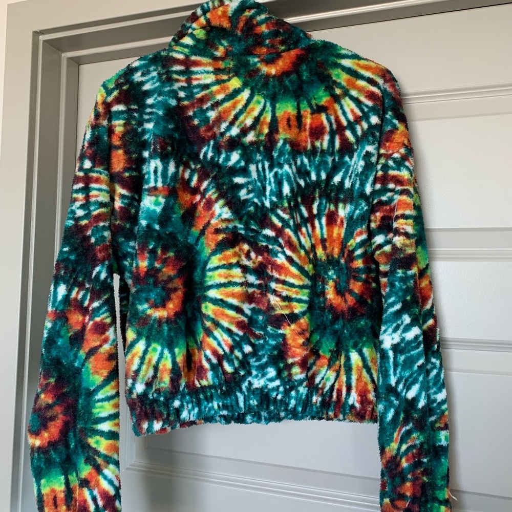 Tie dye Urban Outfitters cropped pullover.